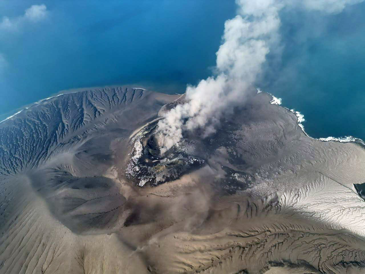 Aktivitas Anak Krakatau Terus Dipantau, PVMBG Pastikan Status Siaga Tetap Berlaku Usai Erupsi Menerus 25 Jam