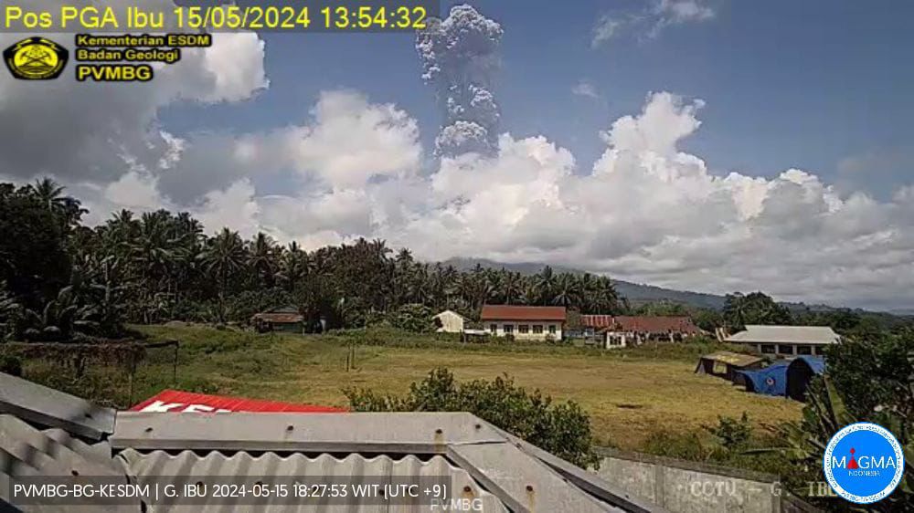 Aktivitas Vulkanik G. Ibu Meningkat, Status Naik ke Level Awas