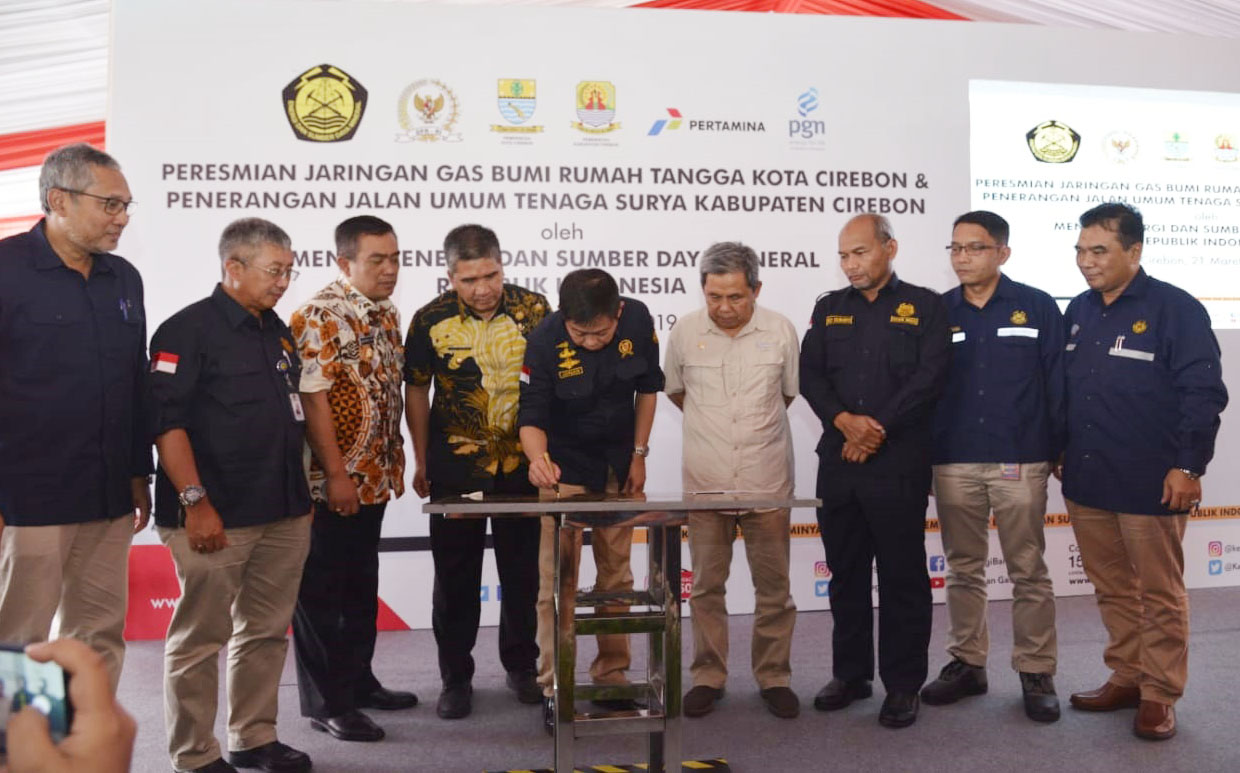 APBN Untuk Rakyat, Menteri ESDM Resmikan  Jargas dan PJU-TS di Cirebon
