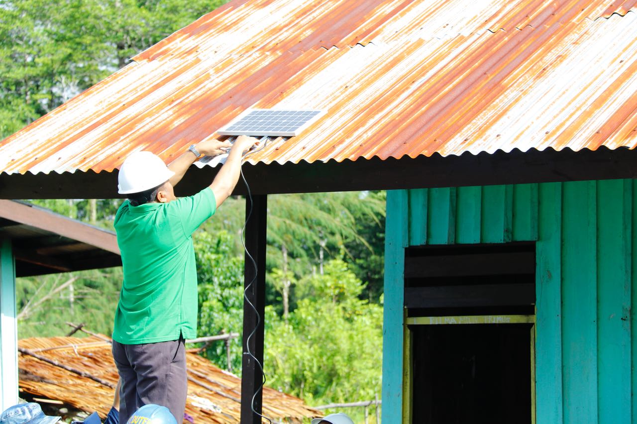 Asmat Kini Lebih Terang dengan Hadirnya 601 Unit Lampu Surya