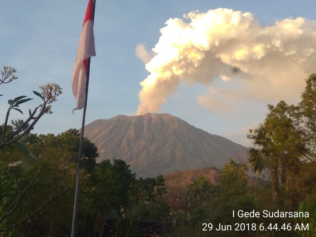 Badan Geologi: Status Gunung Agung Tetap “Siaga”