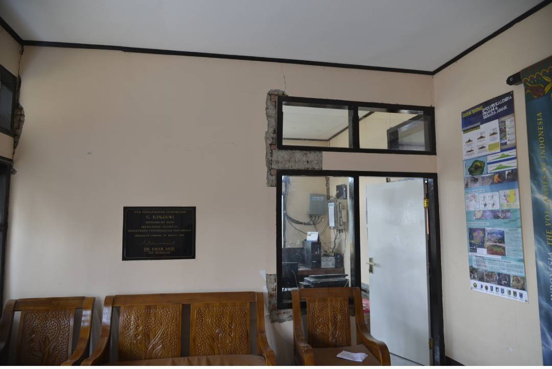 Bangunan Rusak Akibat Gempa, Aktivitas di Pos Pengamatan Gunung Rinjani Berjalan Normal