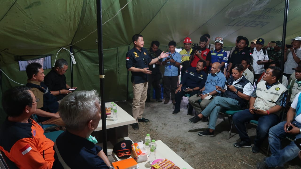 Bertolak Ke Palu, Menteri Jonan Tinjau Langsung Penanganan Sektor ESDM