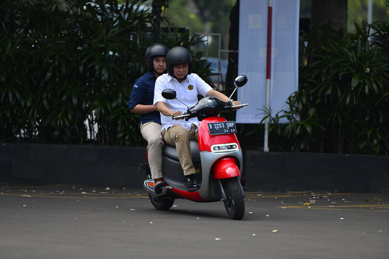 Dorong Kendaraan Listrik, Jonan: Kurangi Ketergantungan terhadap Minyak Mentah