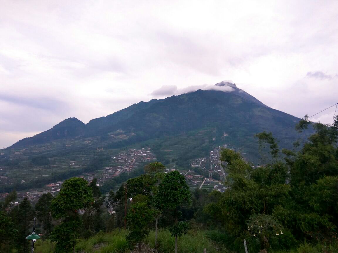 Empat Hari Pasca Erupsi Freatik: Asap Solfatara Tak Terlihat, Status Gunung Merapi Normal