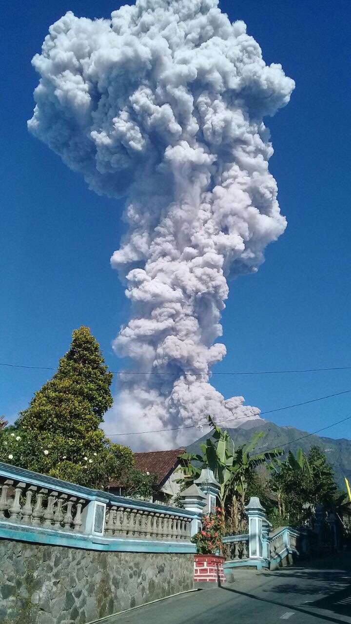 Erupsi Freatik Gunung Merapi, Masyarakat Diminta Tenang dan Tidak Dekati Kawah