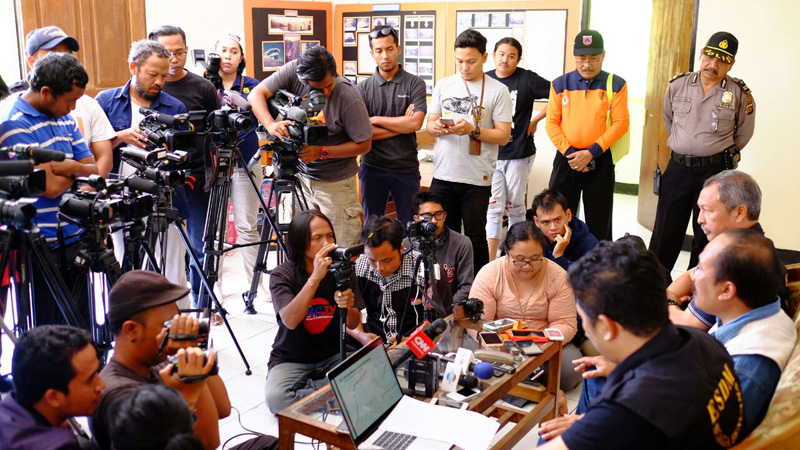 Gunung Agung Tetap “Awas”, Kasbani: Status Gunung Bukan Dari Saya, Tapi Dari Gunung Itu Sendiri