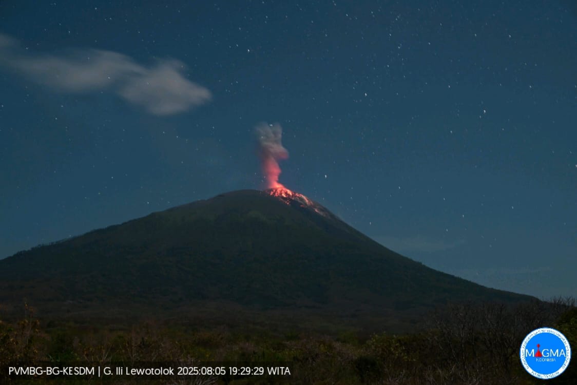 Gunung Ili Lewotolok di NTT Erupsi, Masyarakat Diminta Berhati-Hati