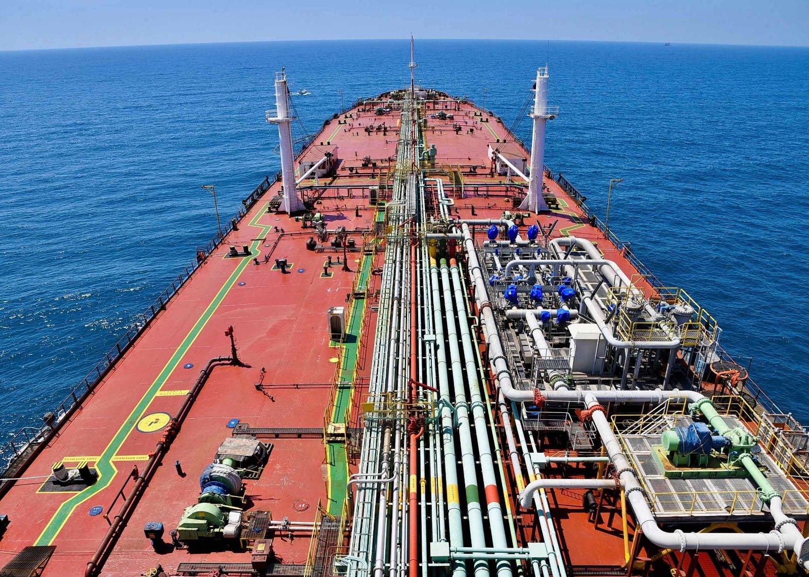 Industri Shipping Garap Dekarbonisasi Lewat Panel Surya dan Biofuel