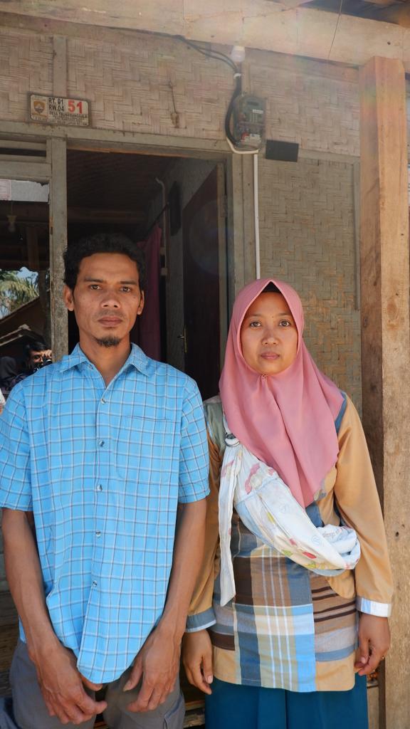 Instalasi Listrik Gratis Hadir, Wahyudin dan Asep Rangga Kini Tak Perlu Khawatir