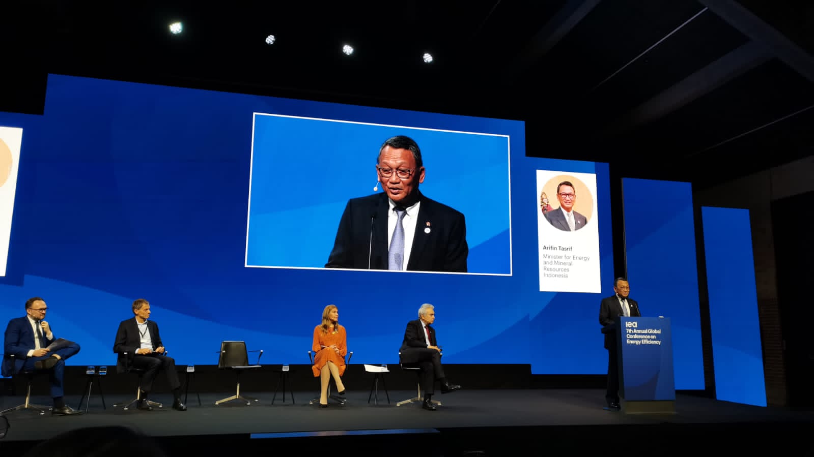 Jadi Pembicara Konferensi Internasional Efisiensi Energi, Menteri ESDM: Ini Bagian Penting Transisi Energi