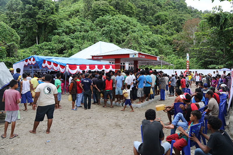 Jangkau Halmahera Selatan, Warga Antusias Sambut BBM Satu Harga