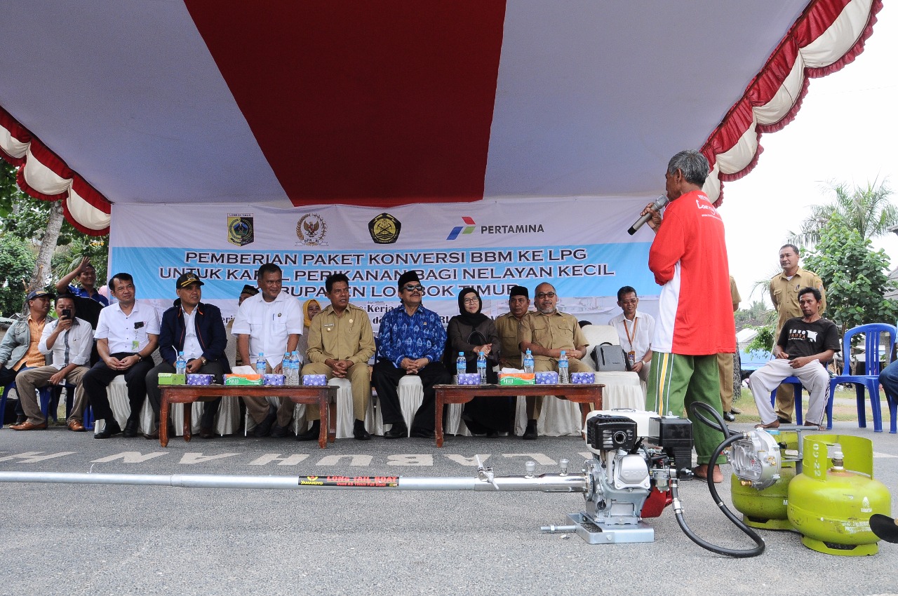 Kementerian ESDM Bagikan 471 Paket Perdana Konverter Kit Bagi Nelayan Kecil di Kecamatan Labuhan Haji