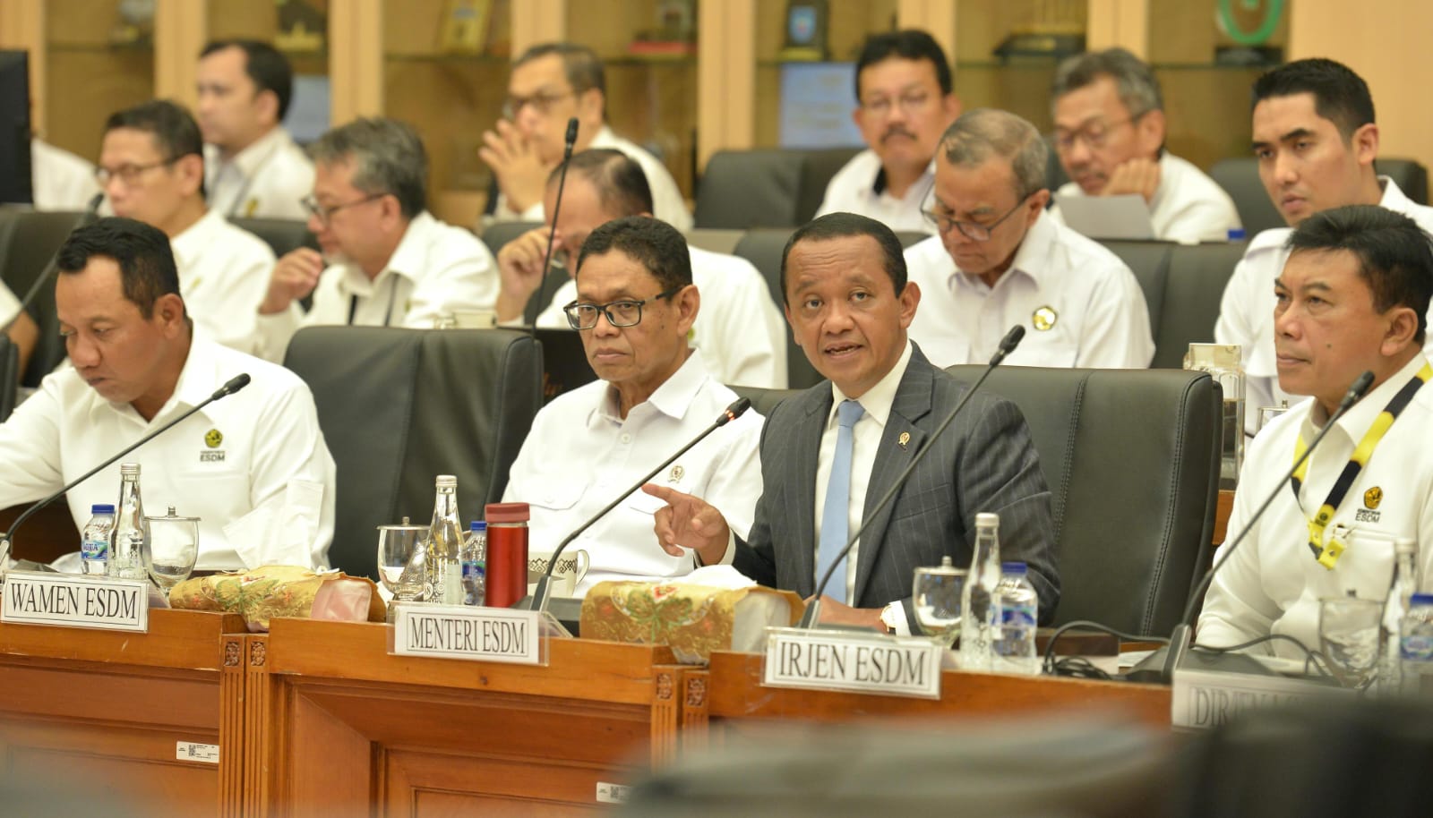 Kementerian ESDM dan Komisi XII DPR RI Sepakati Asumsi Dasar Sektor ESDM RAPBN 2027