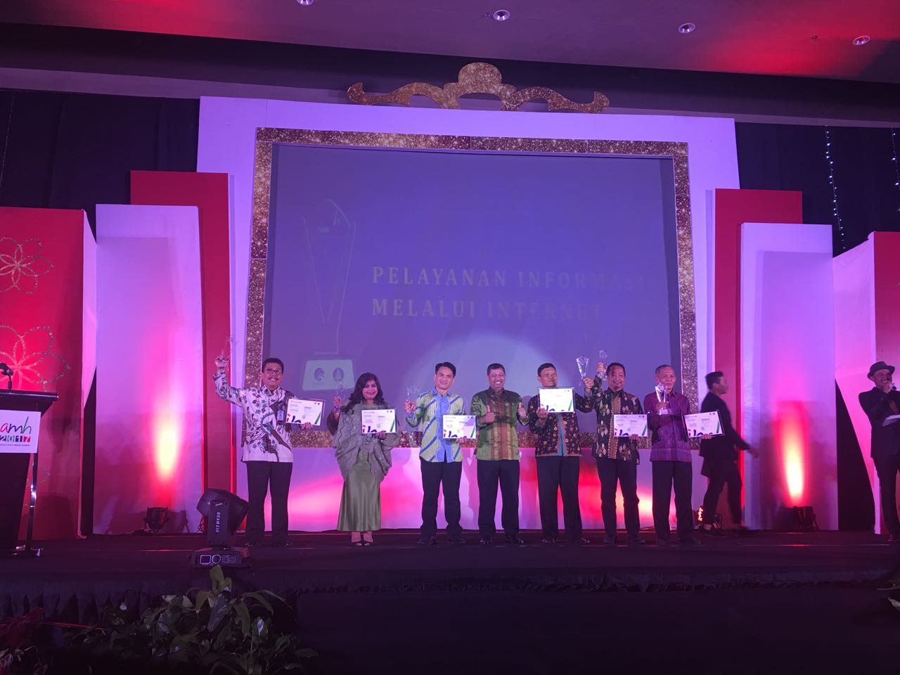 Kementerian ESDM Raih Penghargaan Pelayanan Informasi Melalui Internet Terbaik 2017