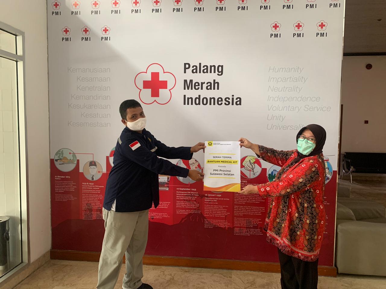 Kementerian ESDM Serahkan Bantuan Medical Kit ke PMI