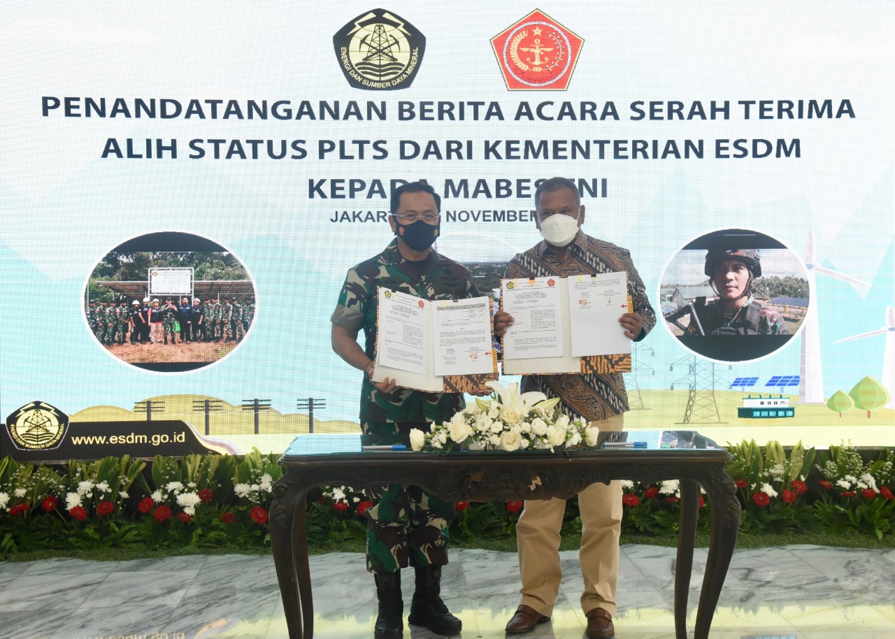 Kementerian ESDM Serahkan BMN PLTS Kepada Mabes TNI