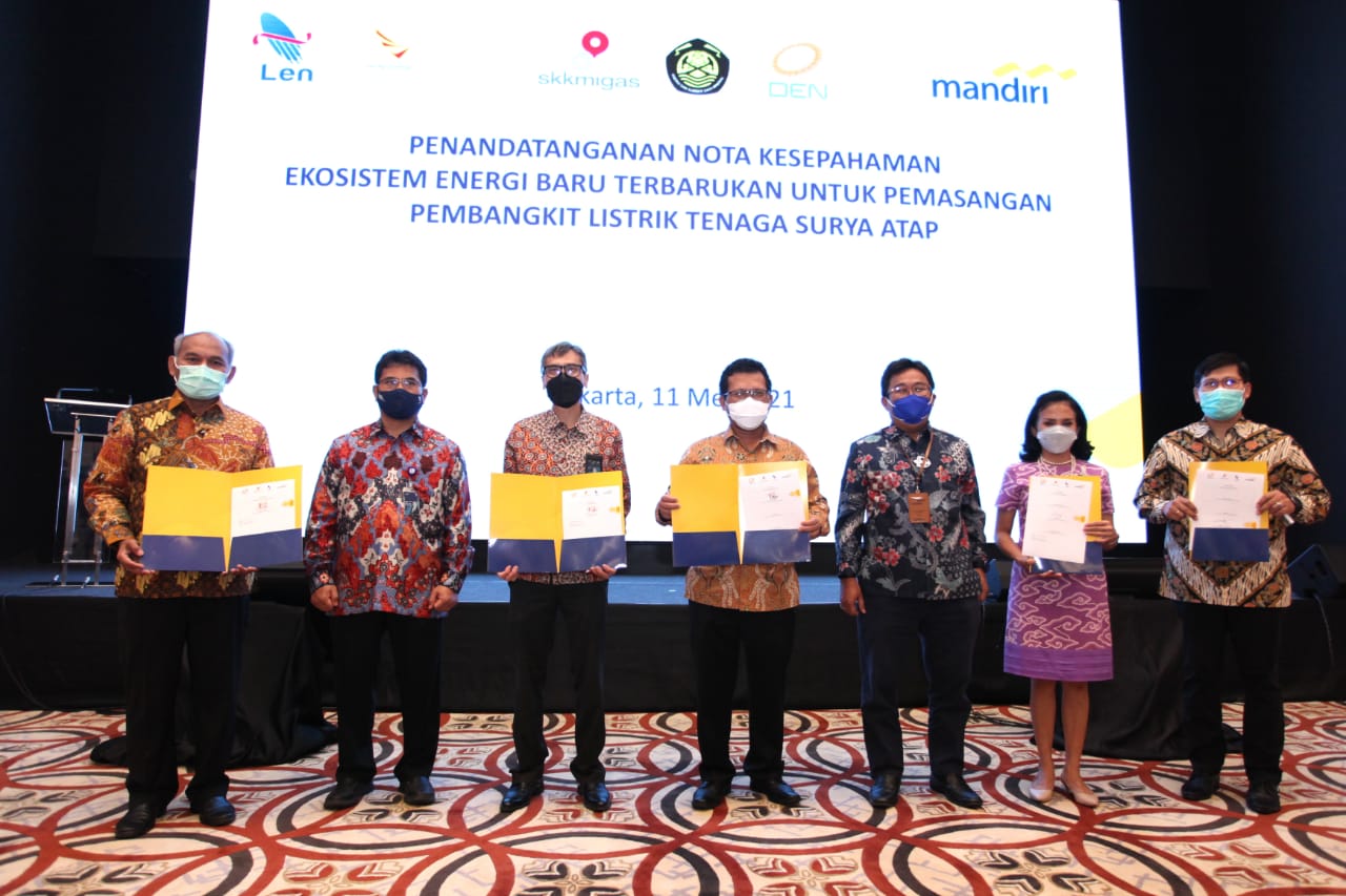Kerja Sama Setjen DEN, Bank Mandiri, dan PT LEN Dukung Pemanfaatan PLTS Atap di Indonesia