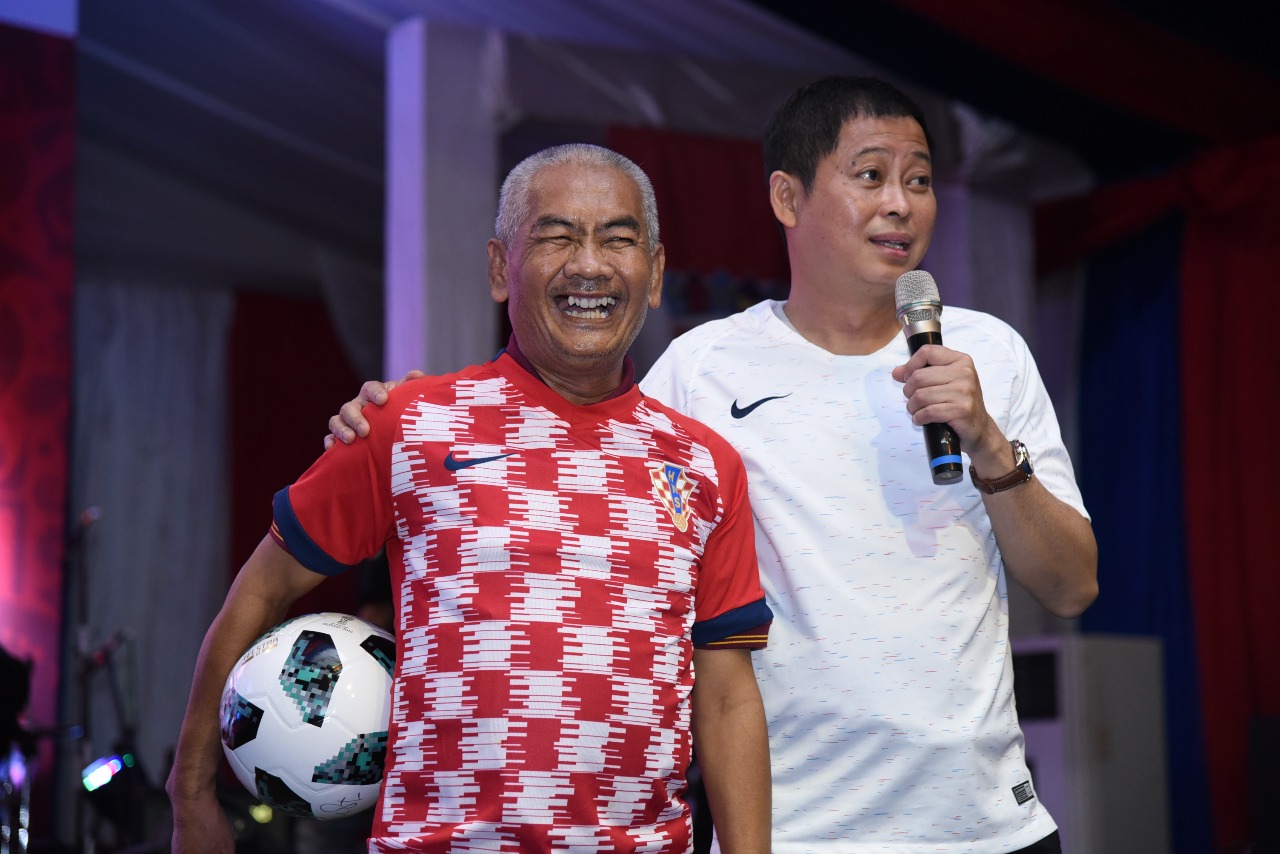 Ketika Gempita Piala Dunia Terasa Hingga Plaza Kementerian ESDM