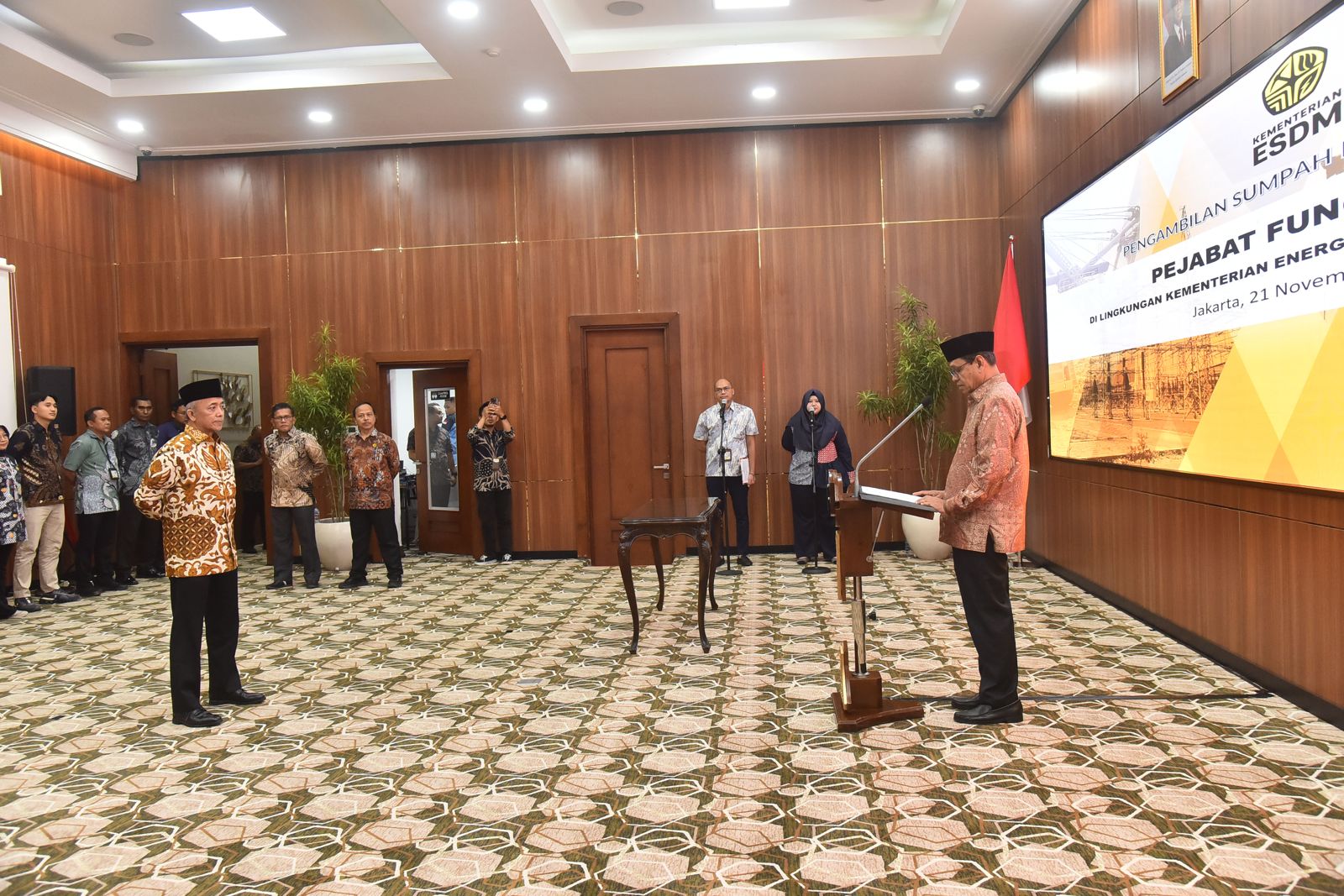 Lantik Penyelidik Bumi Utama, Wamen ESDM Minta Fokus Eksplorasi, Ketahanan Energi dan Hilirisasi