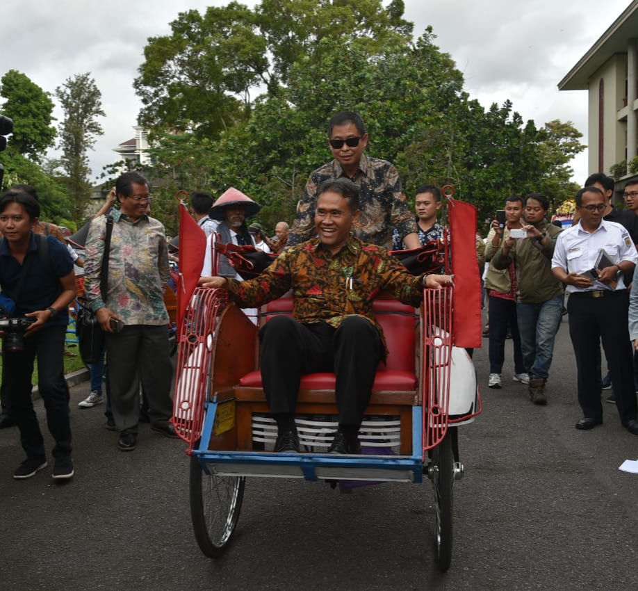 Launching Becak Listrik di UGM, Jonan: Produksi Lebih Banyak Lagi