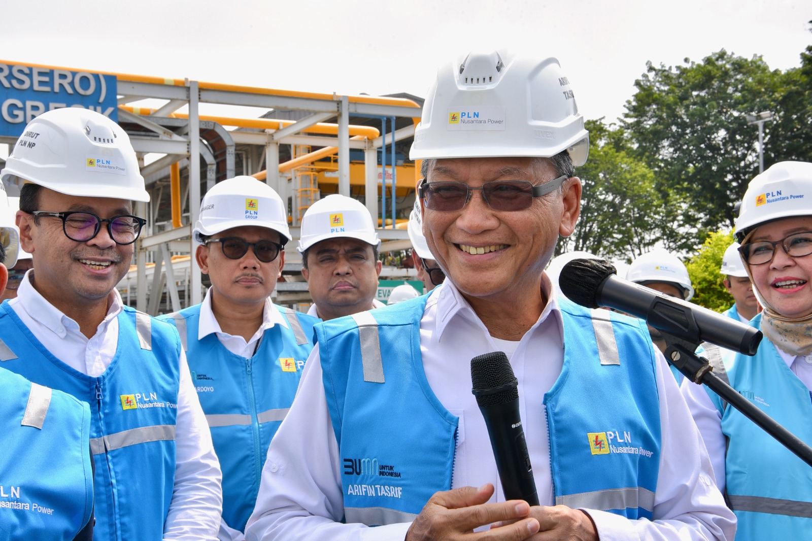 Menteri Arifin Minta PLN Perbanyak SPKLU Kendaraan Listrik 