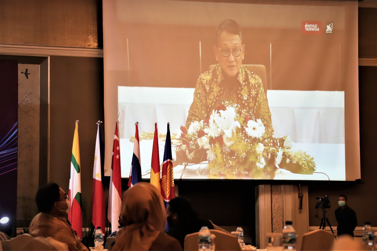 Menteri ESDM Sampaikan Pentingnya Pengembangan AI di Sektor Energi pada Forum ASEAN