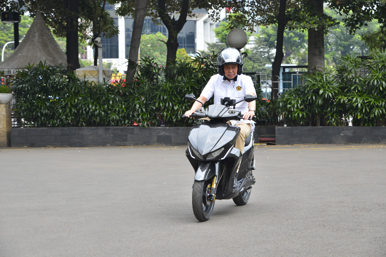 Menteri Jonan: Harga Kendaraan Listrik Harus Kompetitif