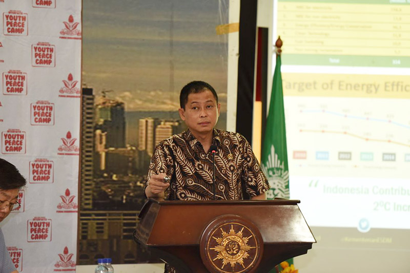 Menteri Jonan : Lets Do “Gotong Royong” Hand to Hand to Save the One Earth