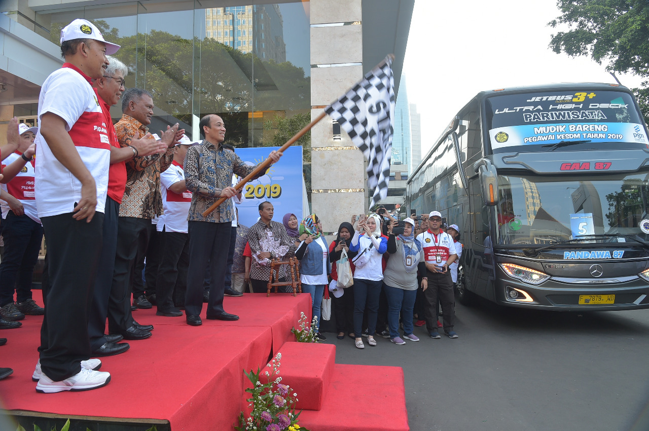 Mudik Bareng ESDM, Wamen Arcandra Lepas 1.508 Pemudik ke Berbagai Daerah