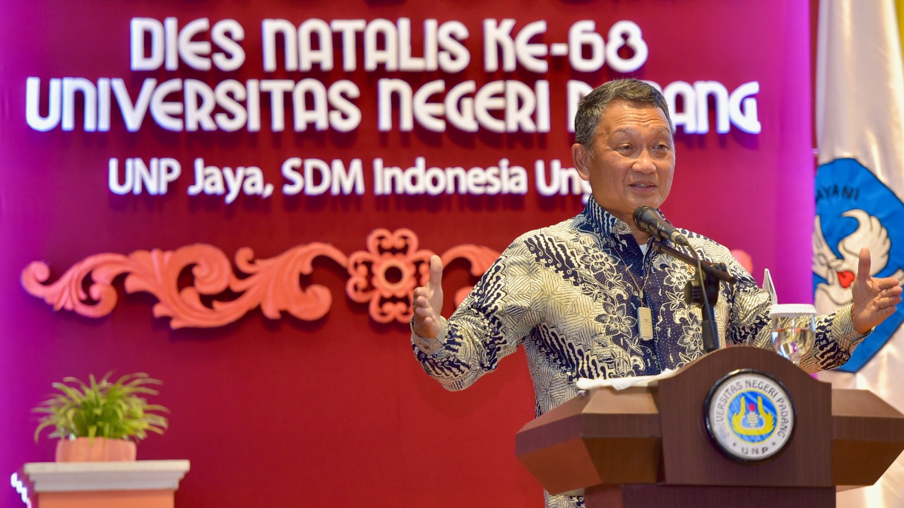 Orasi Ilmiah di Universitas Negeri Padang, Menteri ESDM Beberkan Langkah Tekan Emisi 