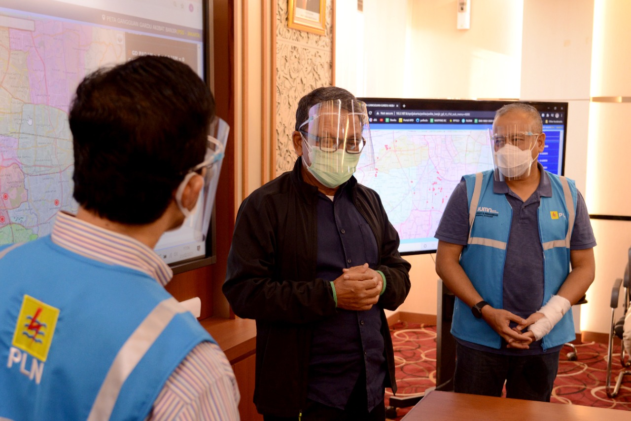 Pantau Penanganan Listrik Saat Banjir, Menteri ESDM Apresiasi Etos Kerja PLN