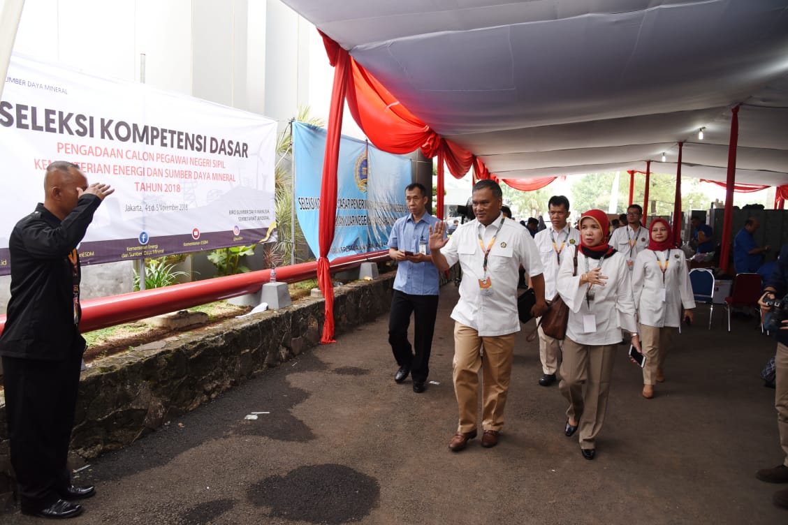 Pantau Tes SKD, Sekjen ESDM: Seleksi CPNS Kementerian ESDM Cepat, Akuntabel, Transparan