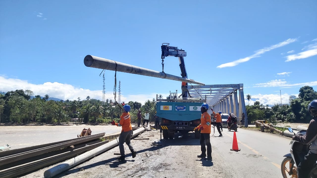 Pemulihan Ketenagalistrikan Pasca Banjir Bandang Luwu Utara Terus Dilakukan