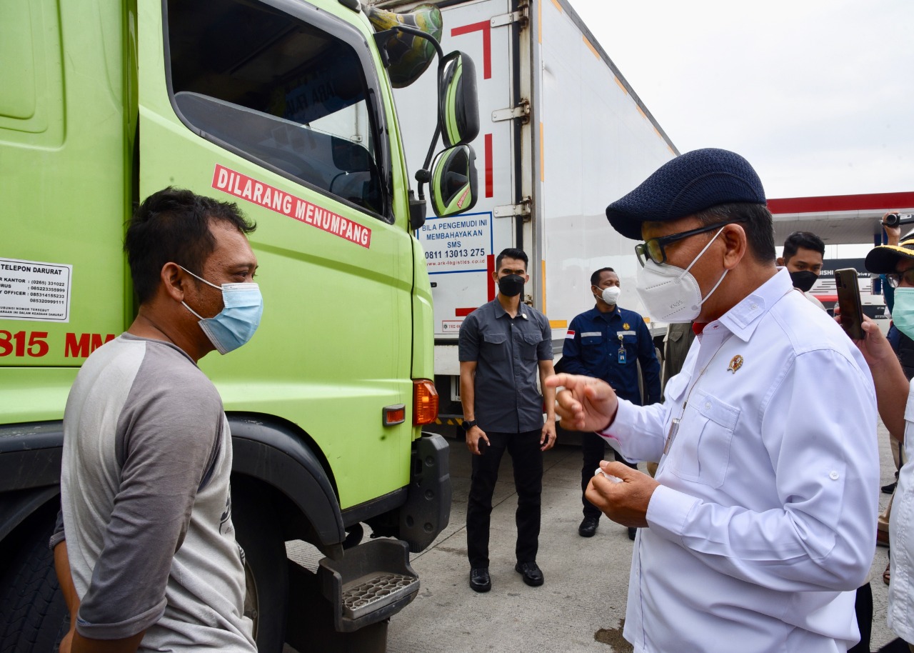 Pastikan Pasokan BBM Mudik Lebaran Terjaga, Menteri ESDM Sidak SPBU dan Kunjungi Kilang Balongan