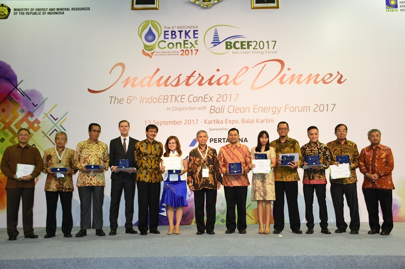 Pemerintah Gandeng Swasta dan Komunitas Deklarasikan Gerakan Satu Juta Surya Atap