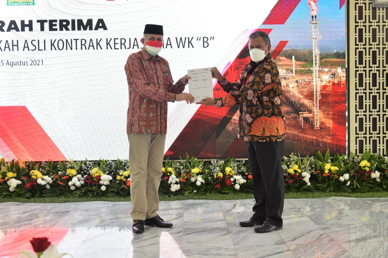Pemerintah Serahkan Naskah Asli Pengelolaan Wilayah Kerja “B” Kepada Pemerintah Aceh