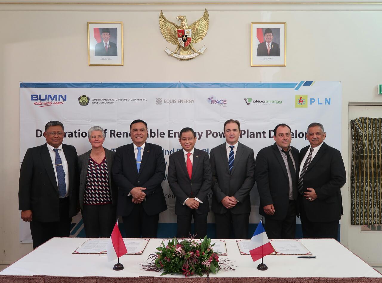 Penandatanganan LoI PLTB Tanah Laut 70 MW dan PLTS Bali 1-2 100 MWp