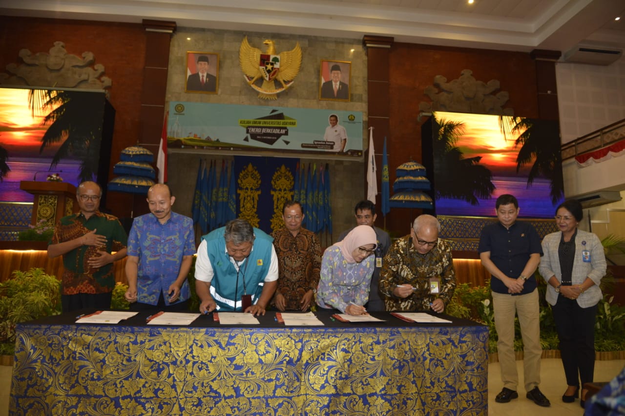 Penandatanganan MoU Wujudkan Bali Bersih dengan Energi Baru Terbarukan