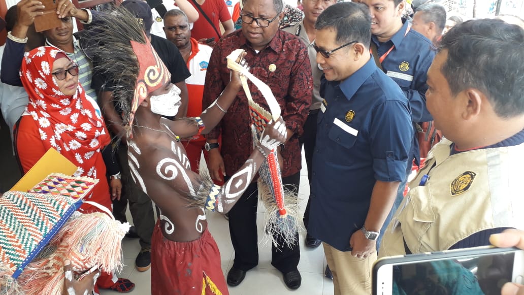 Penerangan Berbasis Tenaga Surya Terangi Jalanan Sorong dan Tambrauw