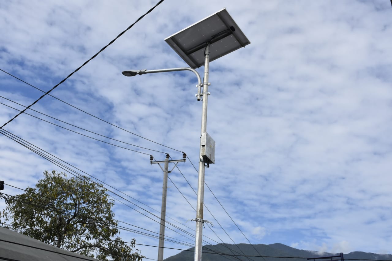 Penerangan Tenaga Surya Hadir, Warga Balaroa Kini Tak Takut Keluar Malam