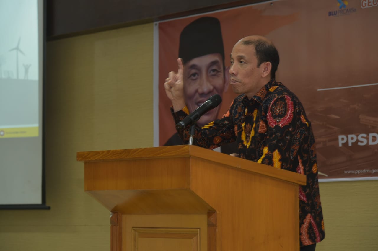 Penggunaan Teknologi Merupakan Salah Satu Cara Untuk Bekerja Lebih Efisien