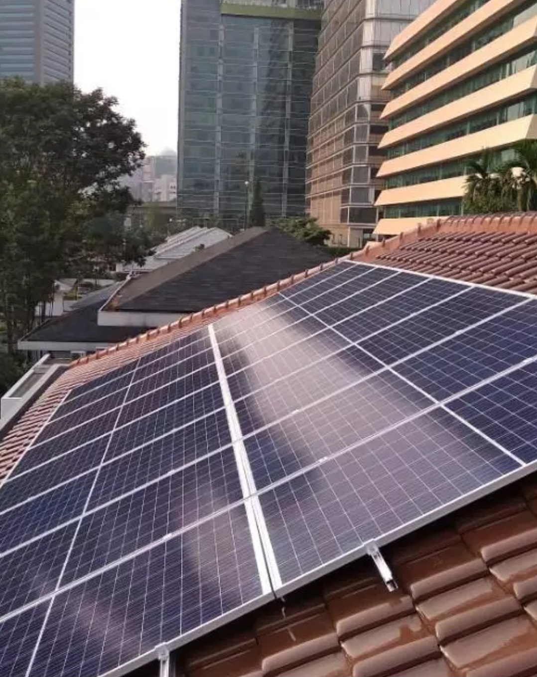 PLTS Atap: Kaya Potensi, Amankan Investasi, Kunci Bauran Energi