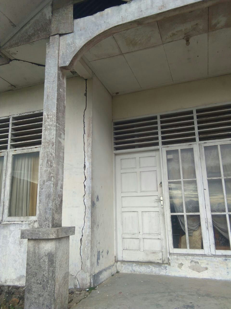 Pos Pengamatan Gunung Api Talang Alami Kerusakan Akibat Gempa Solok