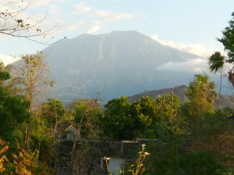 PVMBG Terus Sosialisasikan Status Gunung Agung Kepada Masyarakat