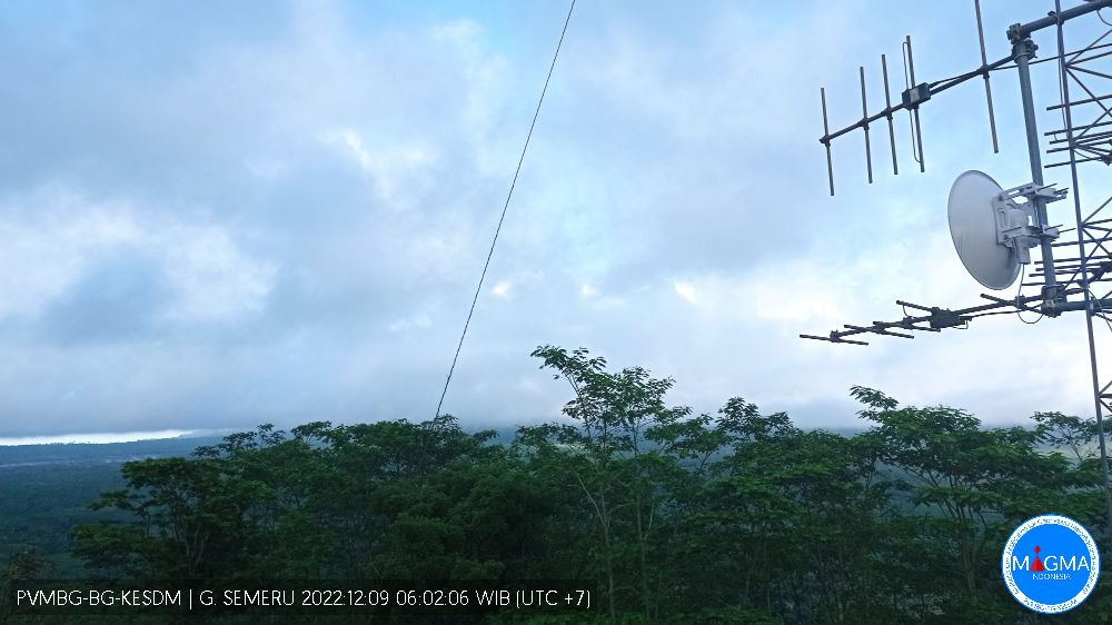 PVMBG Turunkan Status Gunung Semeru ke Level SIAGA