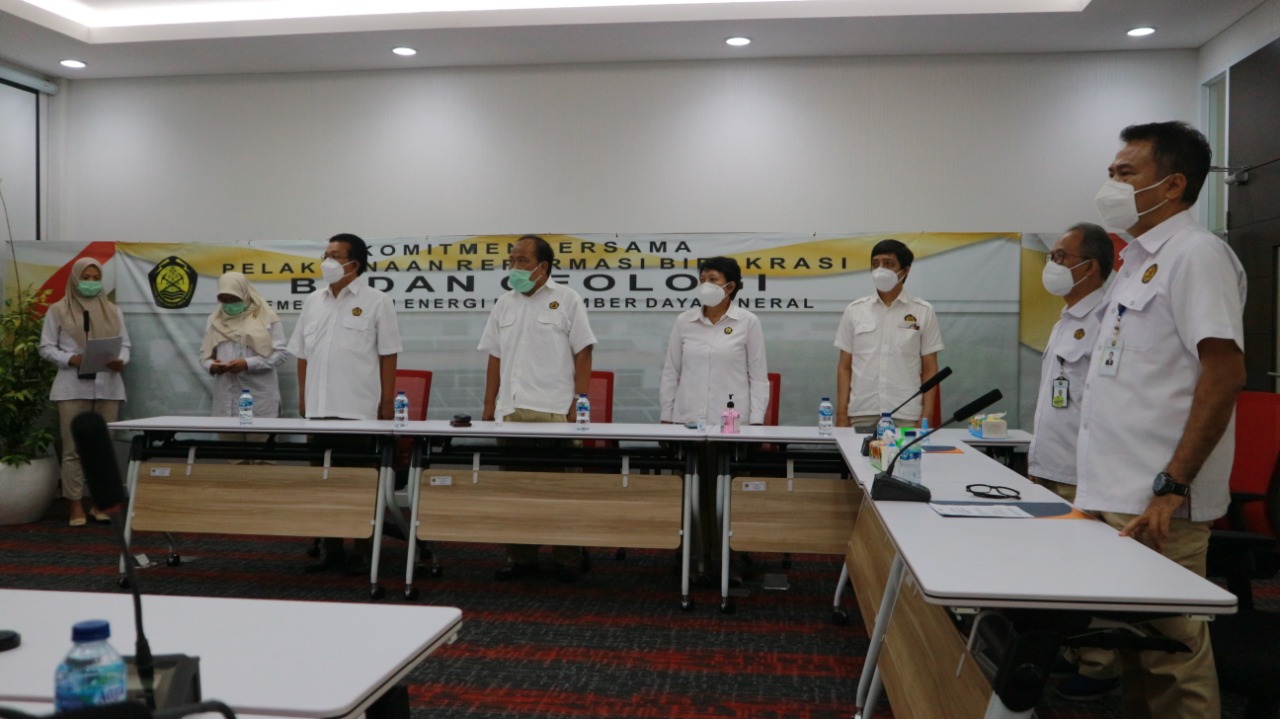 Reformasi Birokrasi, Mengubah Mental Birokrasi Priyayi Menjadi Birokrasi yang Melayani