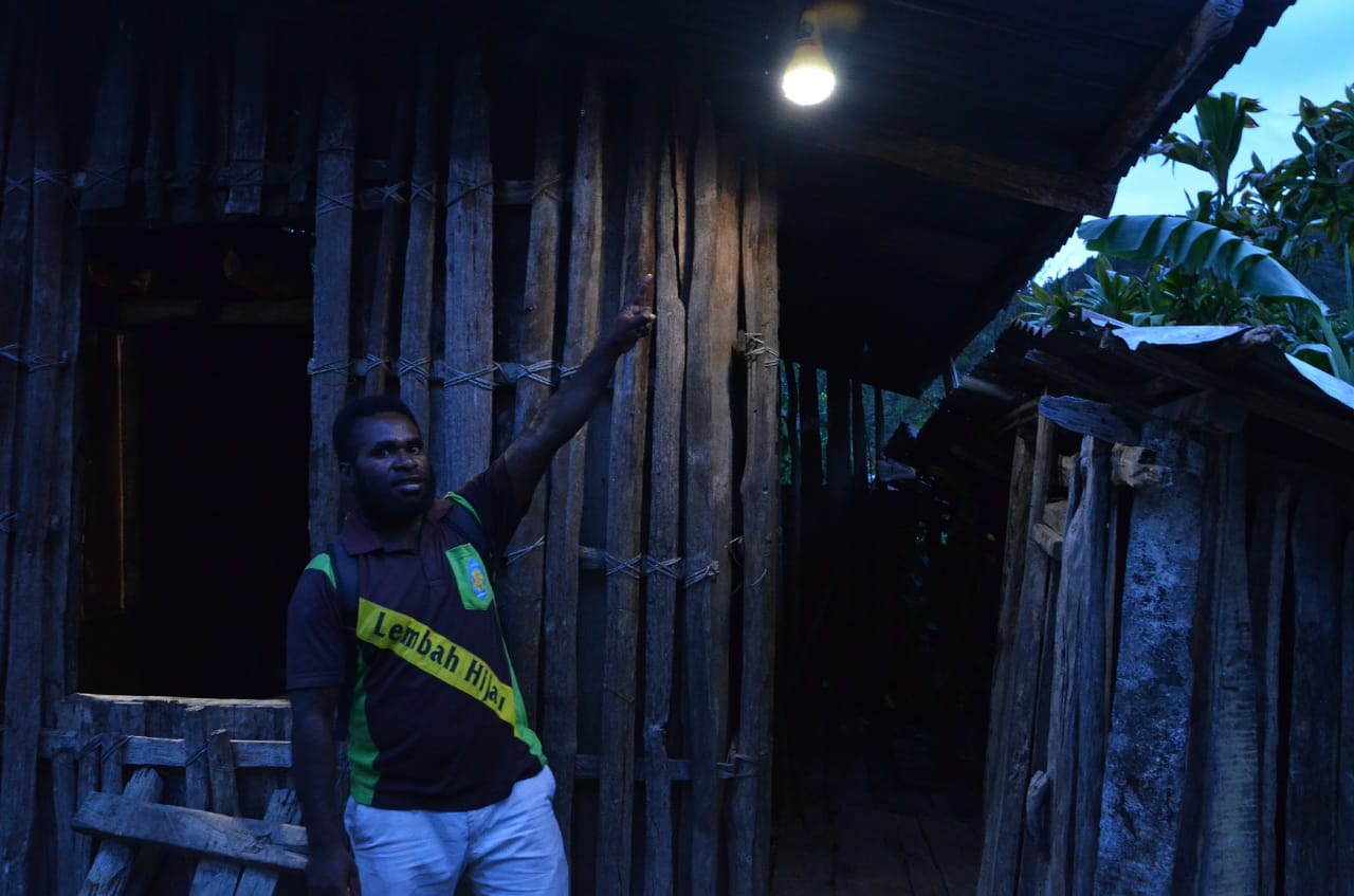 Ribuan Rumah di Dogiyai, Papua Merdeka Dari Kegelapan