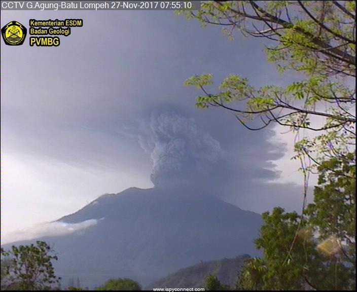 Status Aktivitas Gunung Agung Naik dari Level III (SIAGA) menjadi Level IV (AWAS)