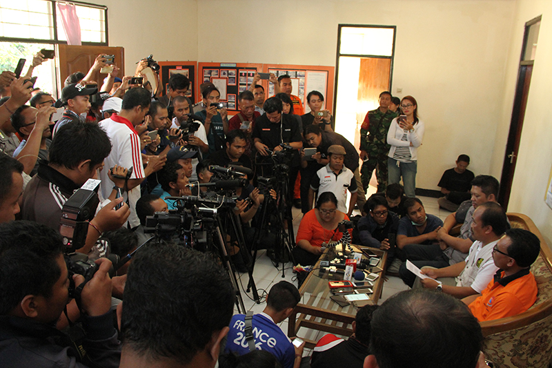 Status Gunung Agung Diturunkan dari 